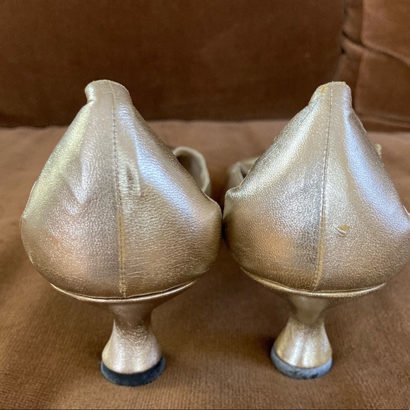 Gold Manolo Blahnik heels - Picture 2 of 5